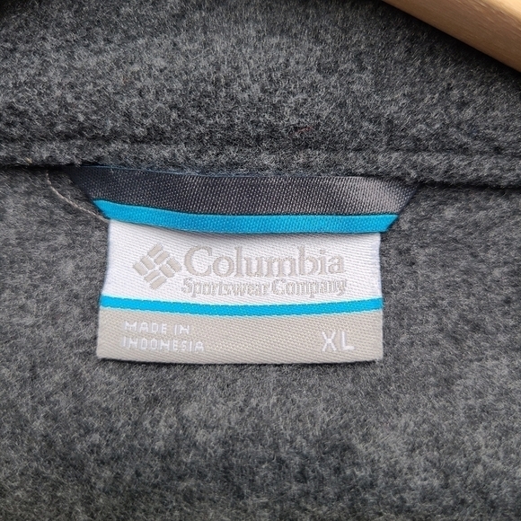 Columbia Fleece with Full Zip and Pockets, Size XL - Picture 9 of 10